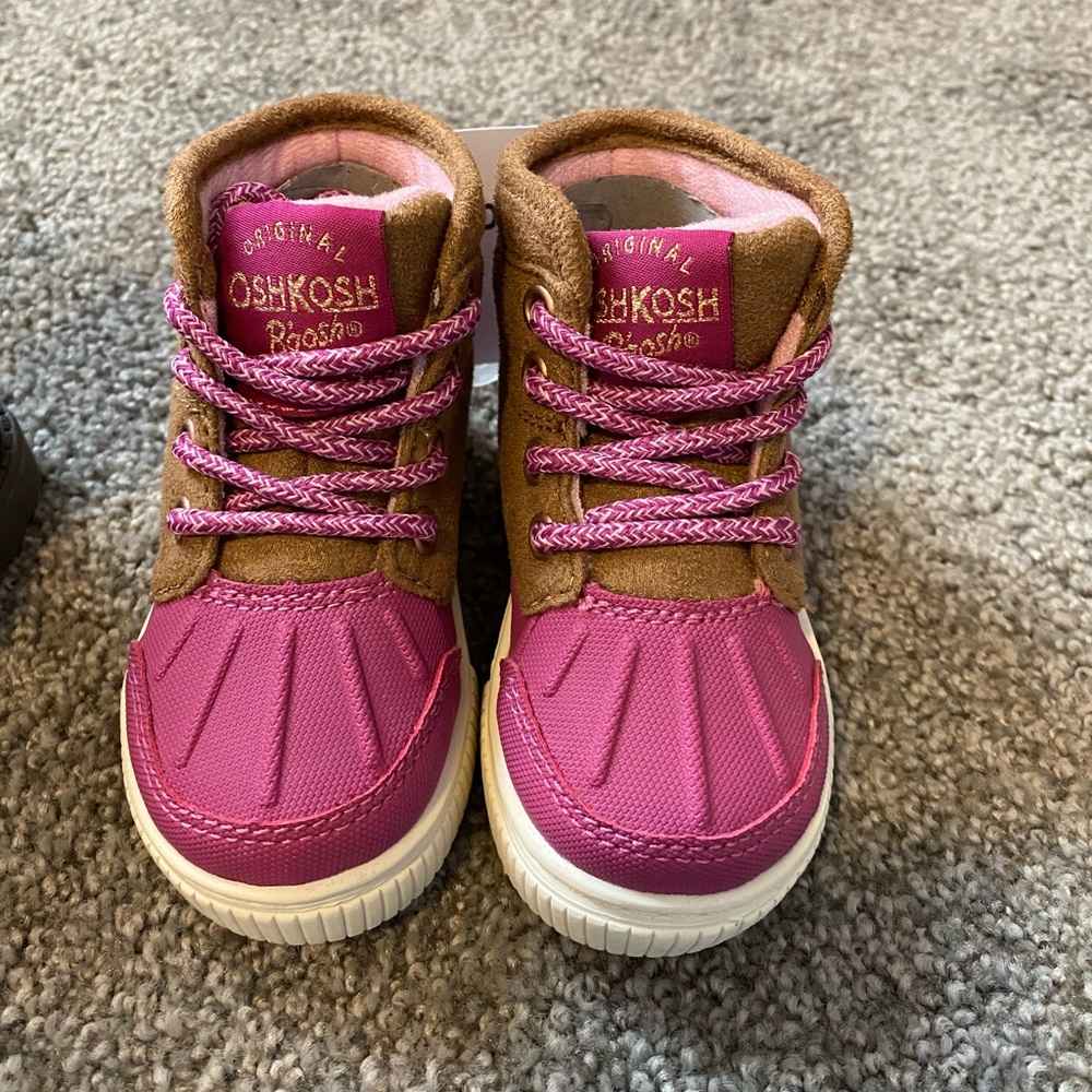 NWT Osh Kosh Boots